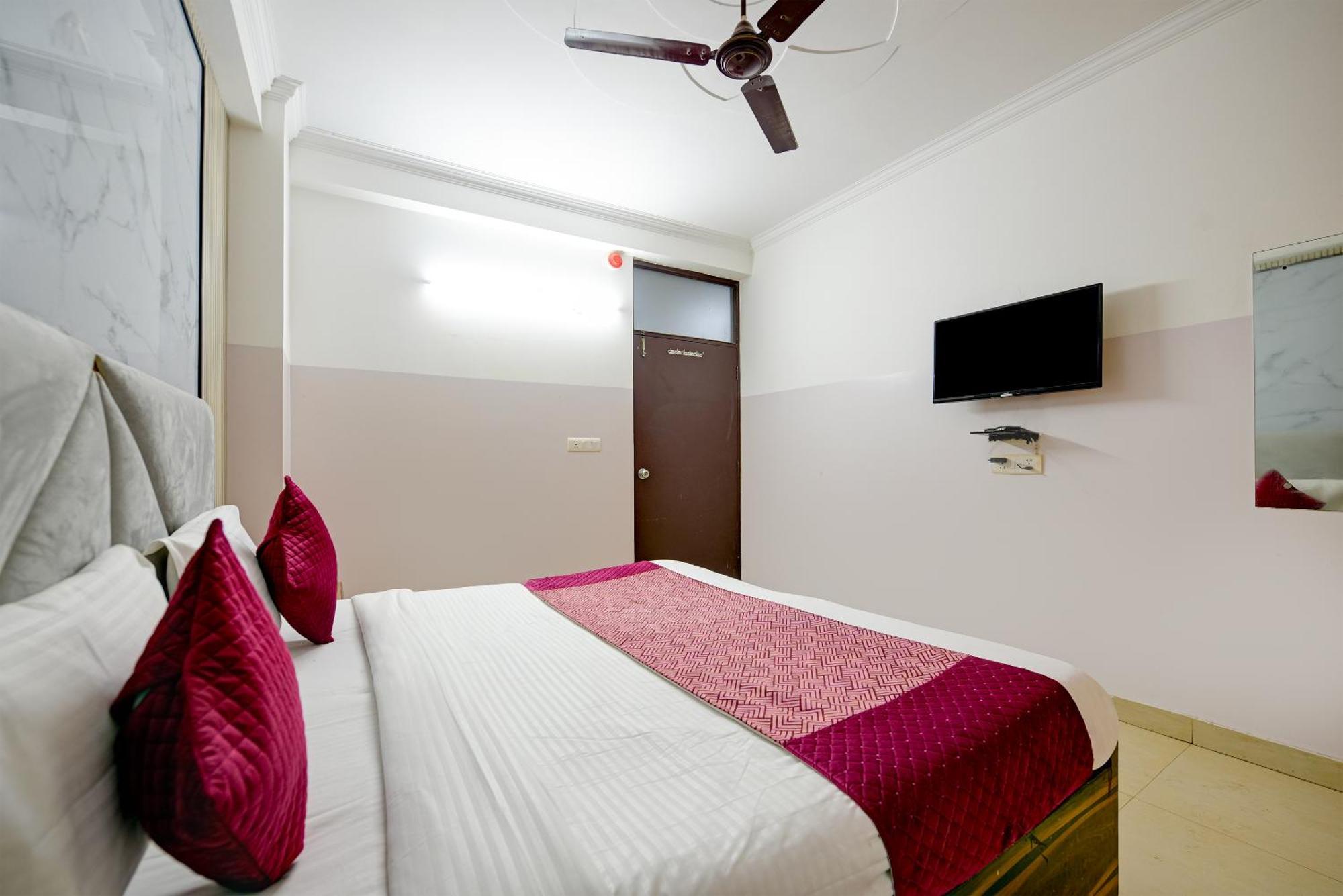 Hotel Galaxy Near Delhi Airport نيودلهي المظهر الخارجي الصورة